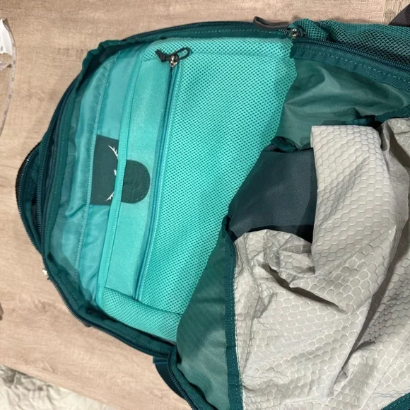 Osprey Fairview 40 Backpack - Picture 4 of 10